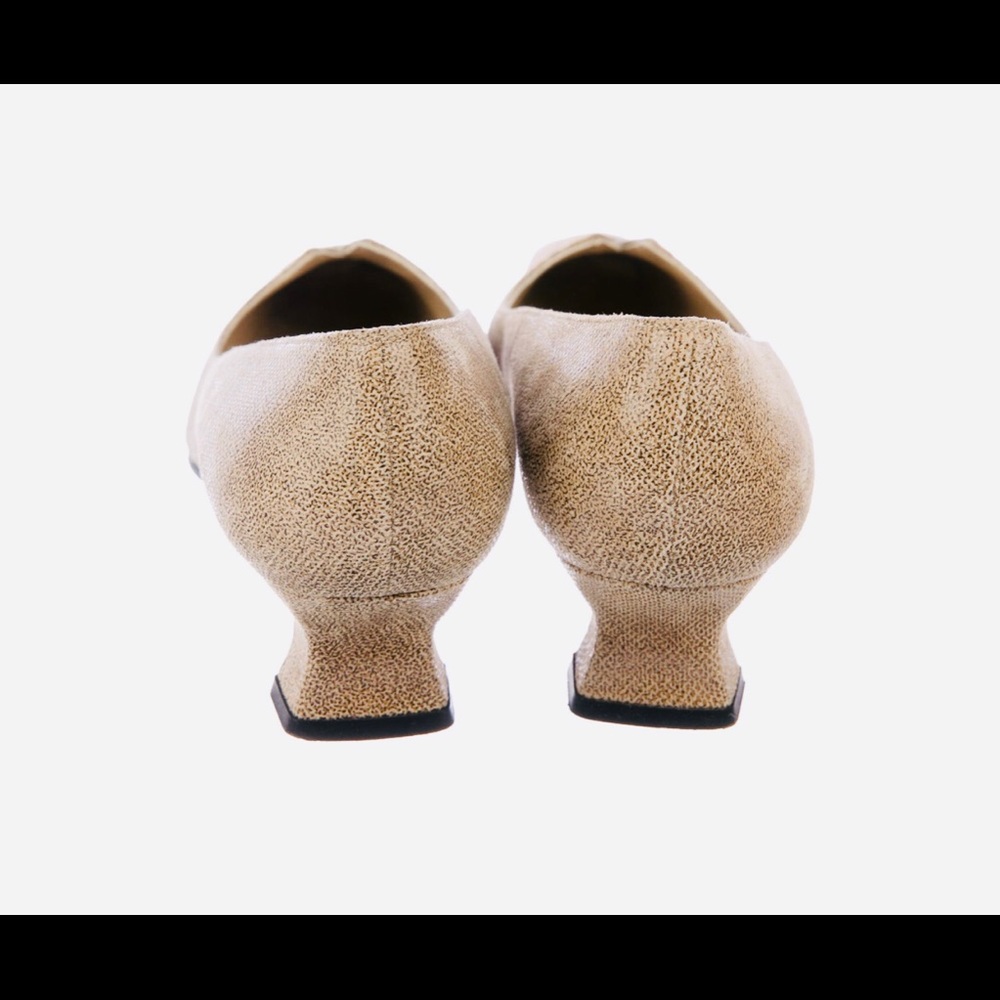 Stuart Weitzman - Picture 3 of 4